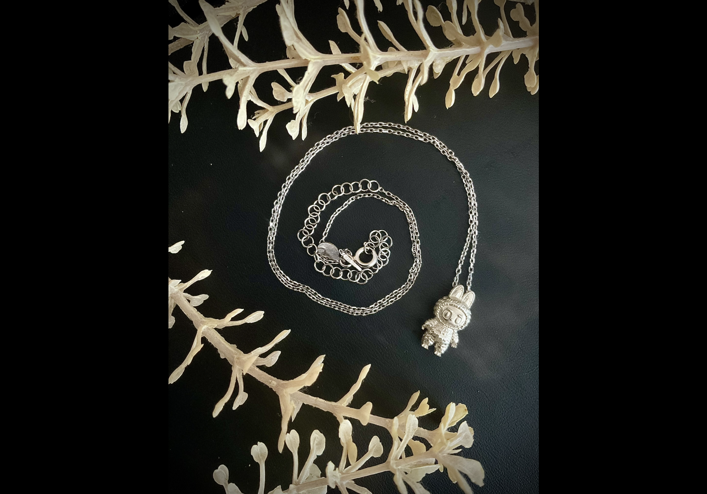 925er Sterling Silber Labubu Anhänger mit Ankerkette
